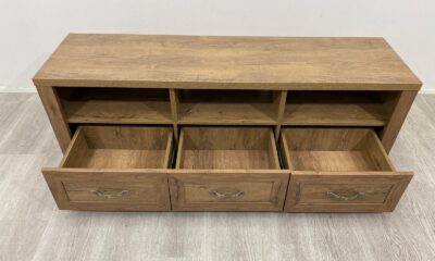 Laadukas tv-taso 160x44