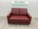 2 Istuttava Nahkasohva
