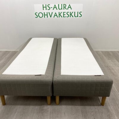 IKEA SKÅRER Runkopatjasänky 200x160