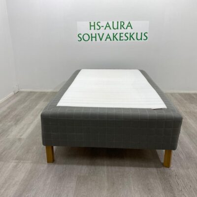 IKEA SKOTTERUD Runkopatjasänky 200 x 120
