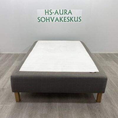 IKEA SKÅRER Runkopatjasänky 200x140
