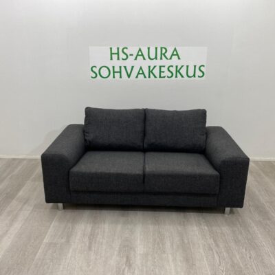 2 Istuttatva Sohva