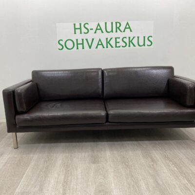 3 Istuttava Nahkasohva